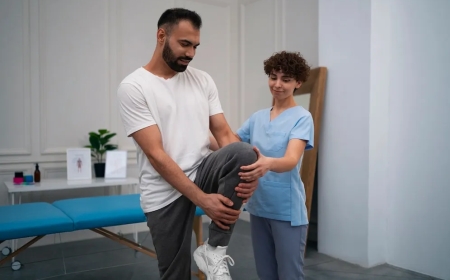 Relieving the Ache: Sciatica Stretches, Causes, Physiotherapy, and Pregnancy-Related Sciatic Pain