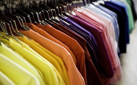 What Makes a Good Wholesale Supplier for Clothing, Scarves, and Accessories in the UK?