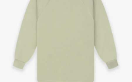 Essentials Hoodie – Classic Streetwear for Everyday Comfort