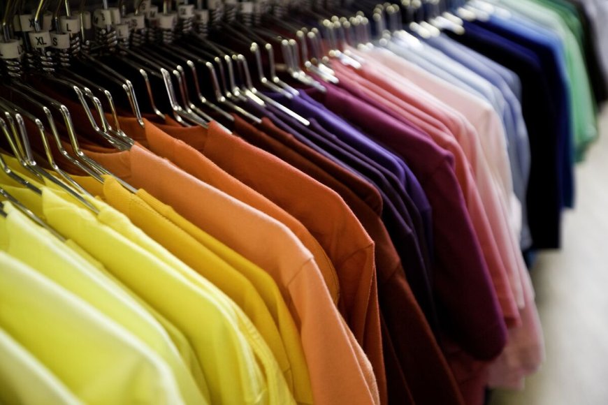 What Makes a Good Wholesale Supplier for Clothing, Scarves, and Accessories in the UK?