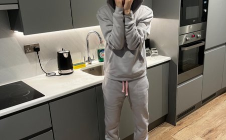 Syna World: Revolutionizing Streetwear with the Iconic Syna World Tracksuit