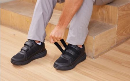 Best Diabetes Shoes for Men in 2025: Protect Your Feet in Comfort and Style