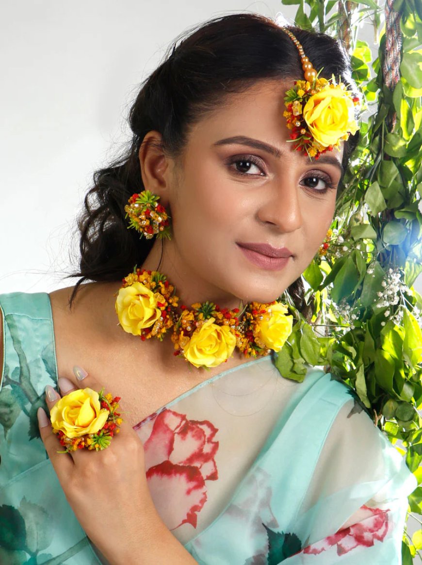 Handcrafted Flower Jewellery for Haldi Ceremony | VAIDAAN