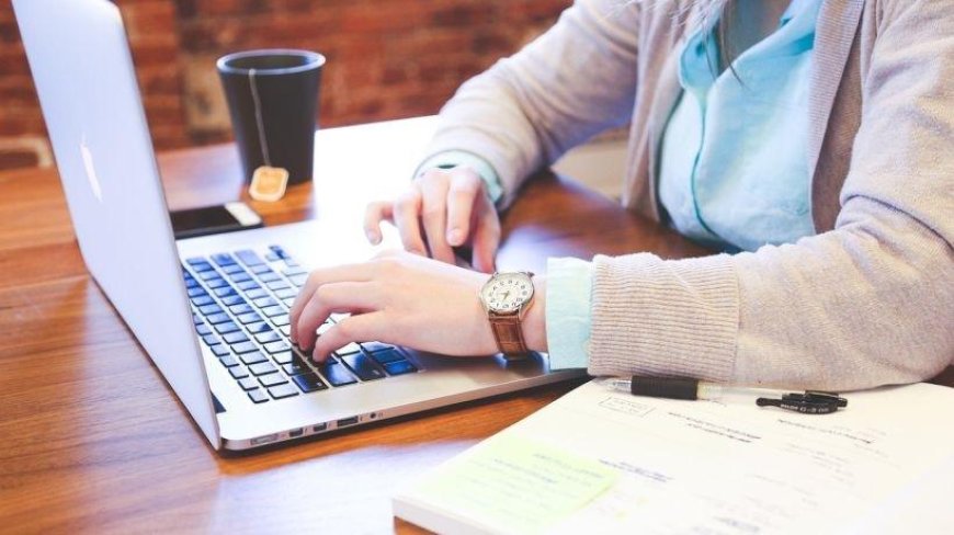 Online Class Assignment Services for Working Professionals: Balancing Careers and Academics with Ease
